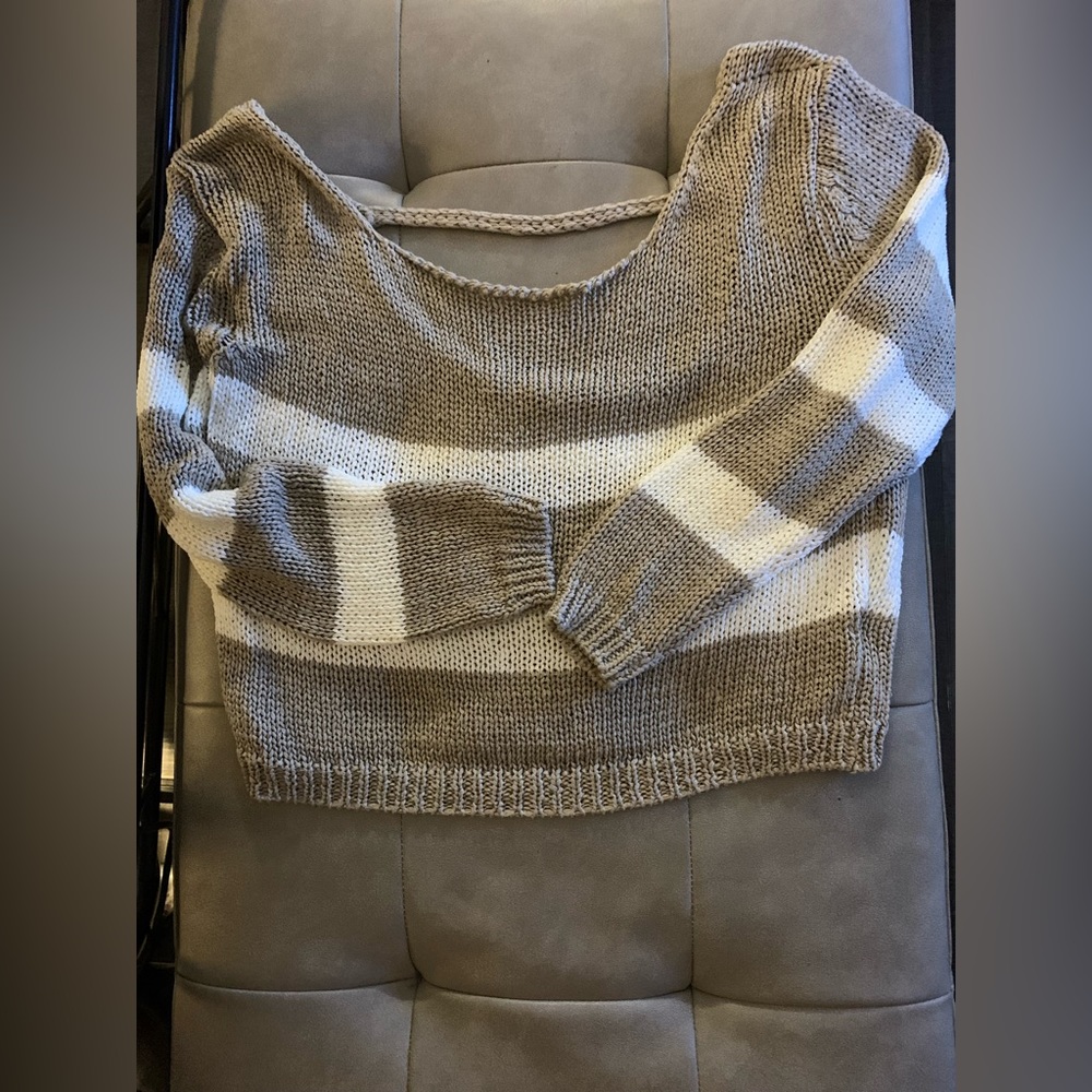 Women’s Crop Open Back Brandy Melville One Size Beige & White Striped Sweater